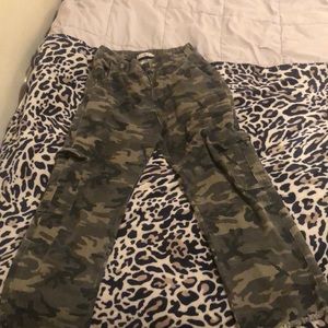 adika camo pants